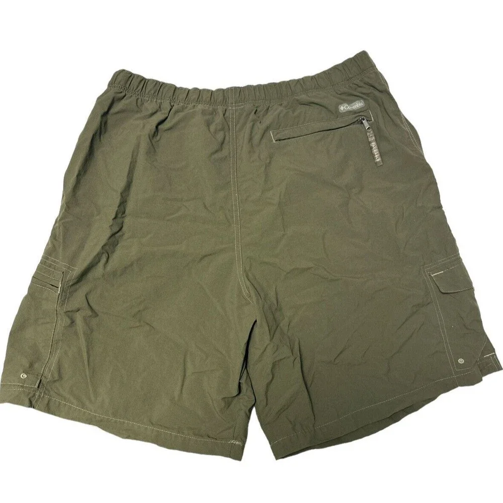 Columbia Men's Green 5 Pocket W Belt Packable 8 In Inseam W Mesh Liner Sz XL EUC